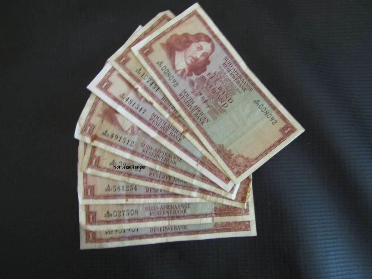 8 TW De Jongh 1st Issue Mostly ENG/Afr One Rand Banknotes (A271)