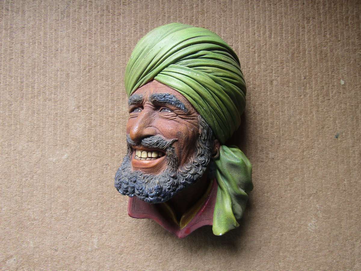 4 Vintage Bossons Head Figurine - Made in England. Buy now for the lot.