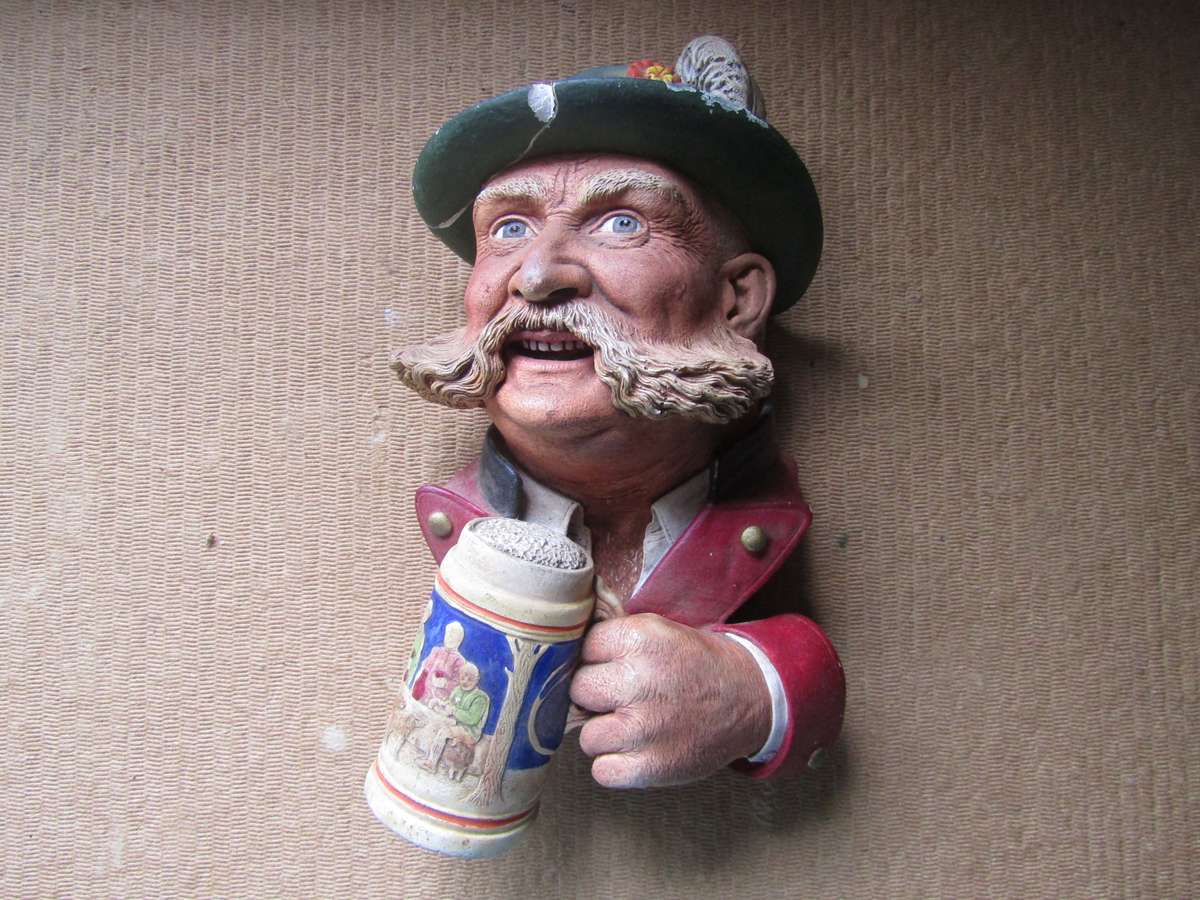 4 Vintage Bossons Head Figurine - Made in England. Buy now for the lot.