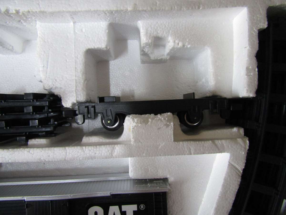 Original Caterpillar Trainset . Battery operated. See description.