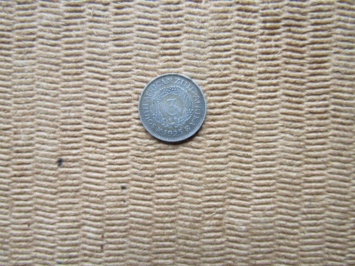 1925 South African Wreath Tickey. Mintage: 357 584