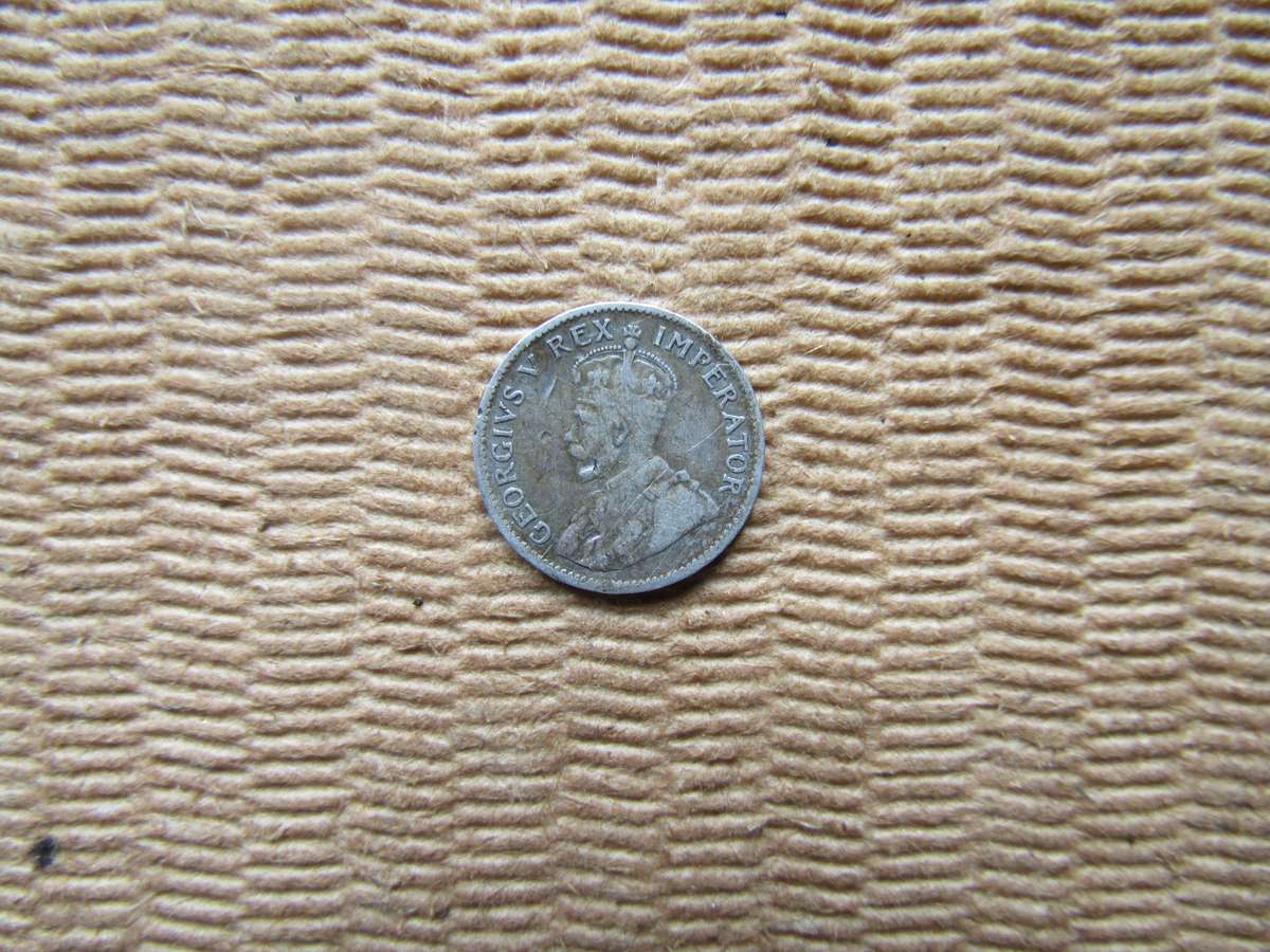 1925 South African Wreath Tickey. Mintage: 357 584