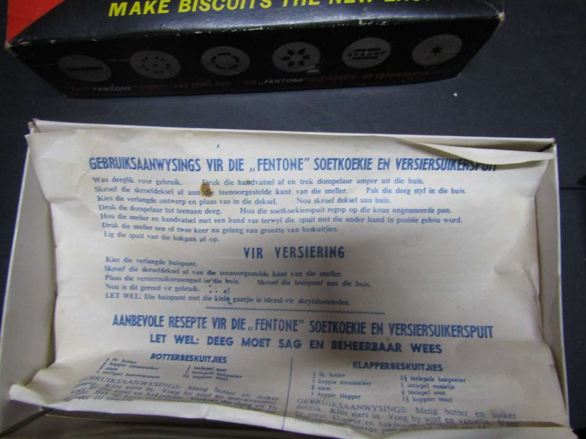 The Fentone Biscuit and Aluminum  Icing Gun with 6 shapes