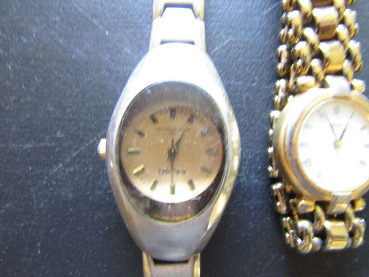 4 1980 Seiko Women's wrist watches. Spares or Restoration