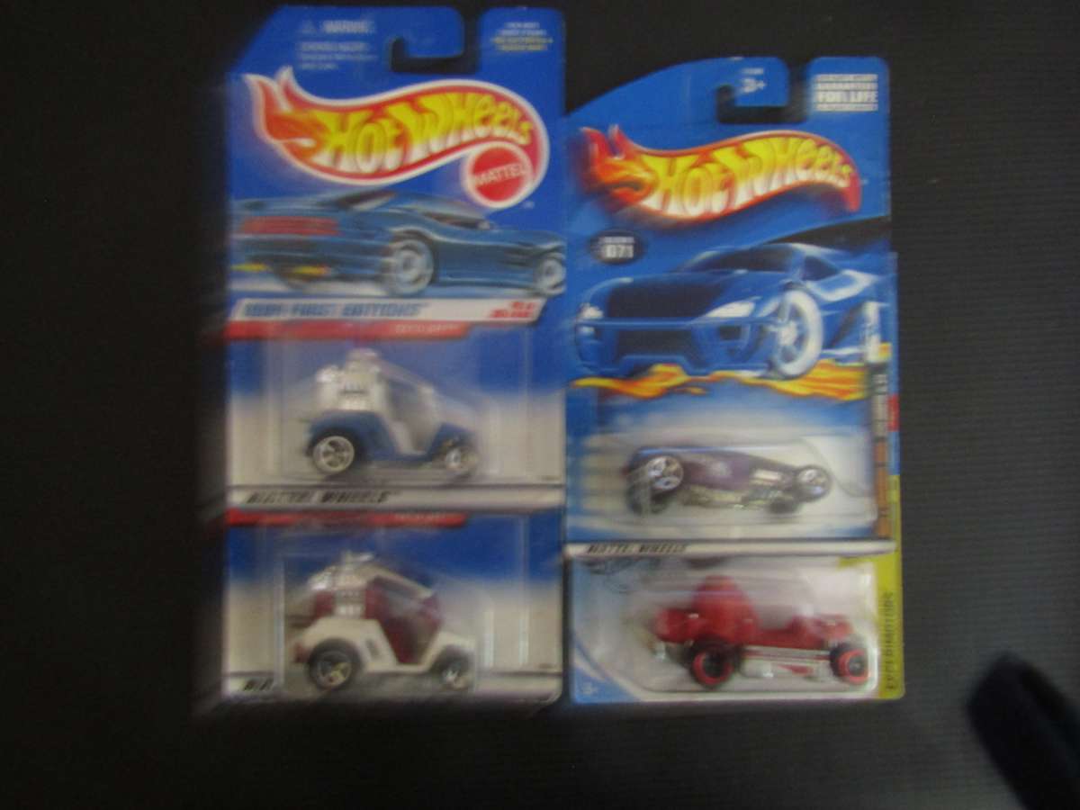 4 New Hotwheels Die Cast Car on Cards (E)