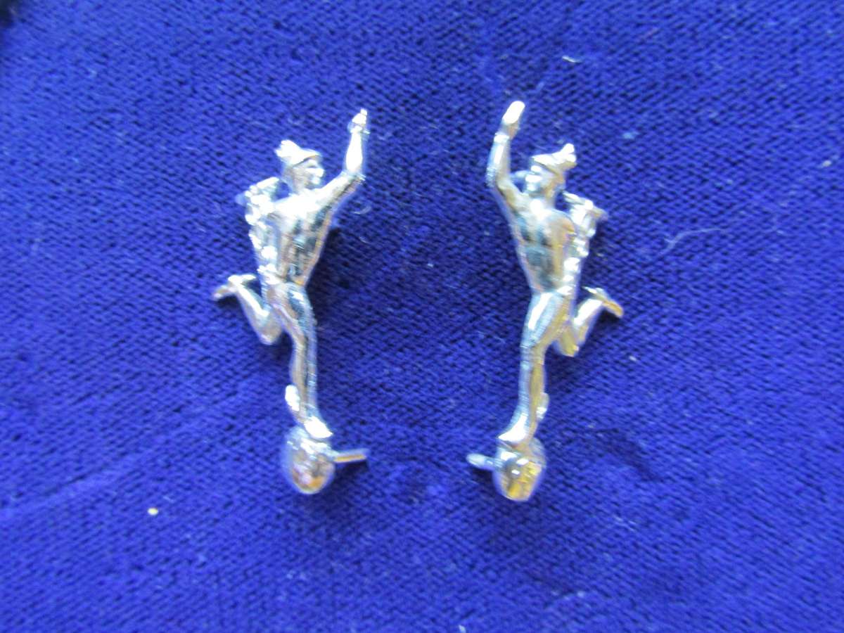 Pair of Signal Corps Collar Badges. Pins intact.