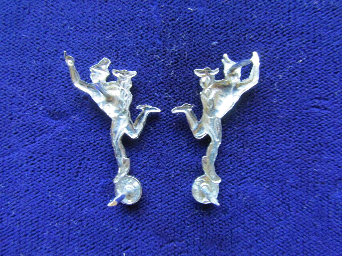 Pair of Signal Corps Collar Badges. Pins intact.