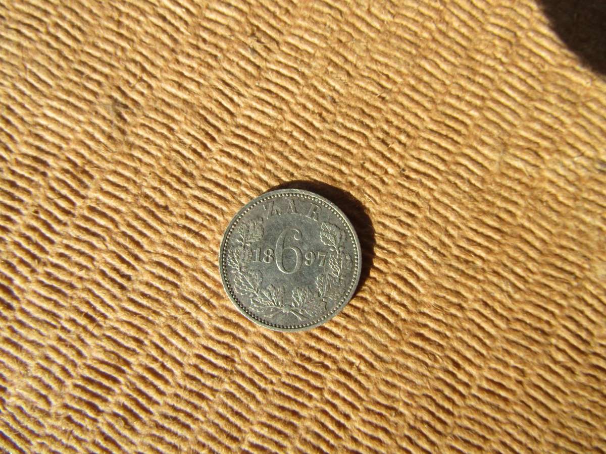 1897 ZAR Sixpence Mintage : 220 000 Nice !!