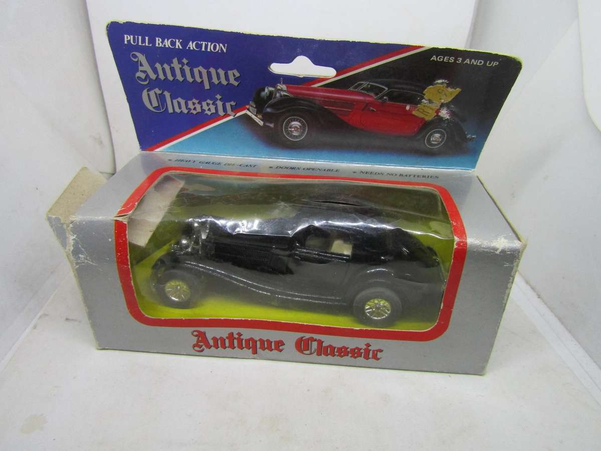 Antique Classics- Mercedes Benz 540 - scale 1:43