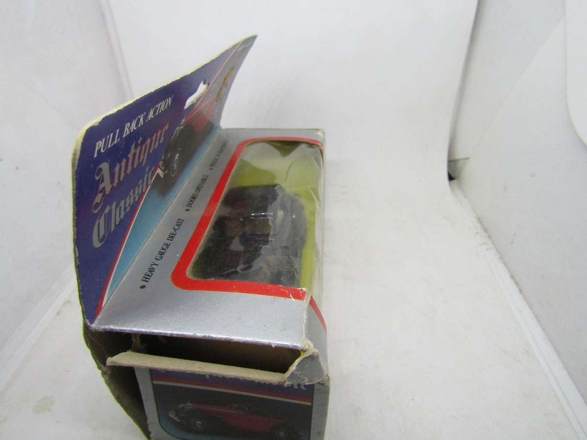 Antique Classics- Mercedes Benz 540 - scale 1:43