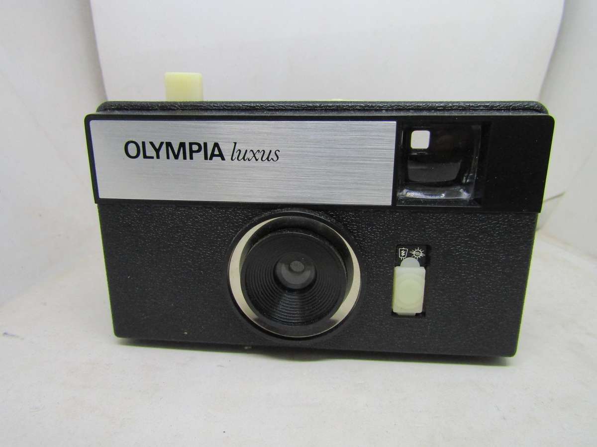 Olympia Luxus 126 Flashcube Camera in Original Box