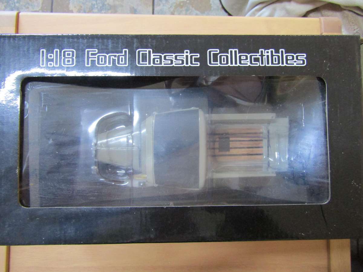 Ford Model A Pickup - 1931 - Sun Star Die cast - Scale 1:18