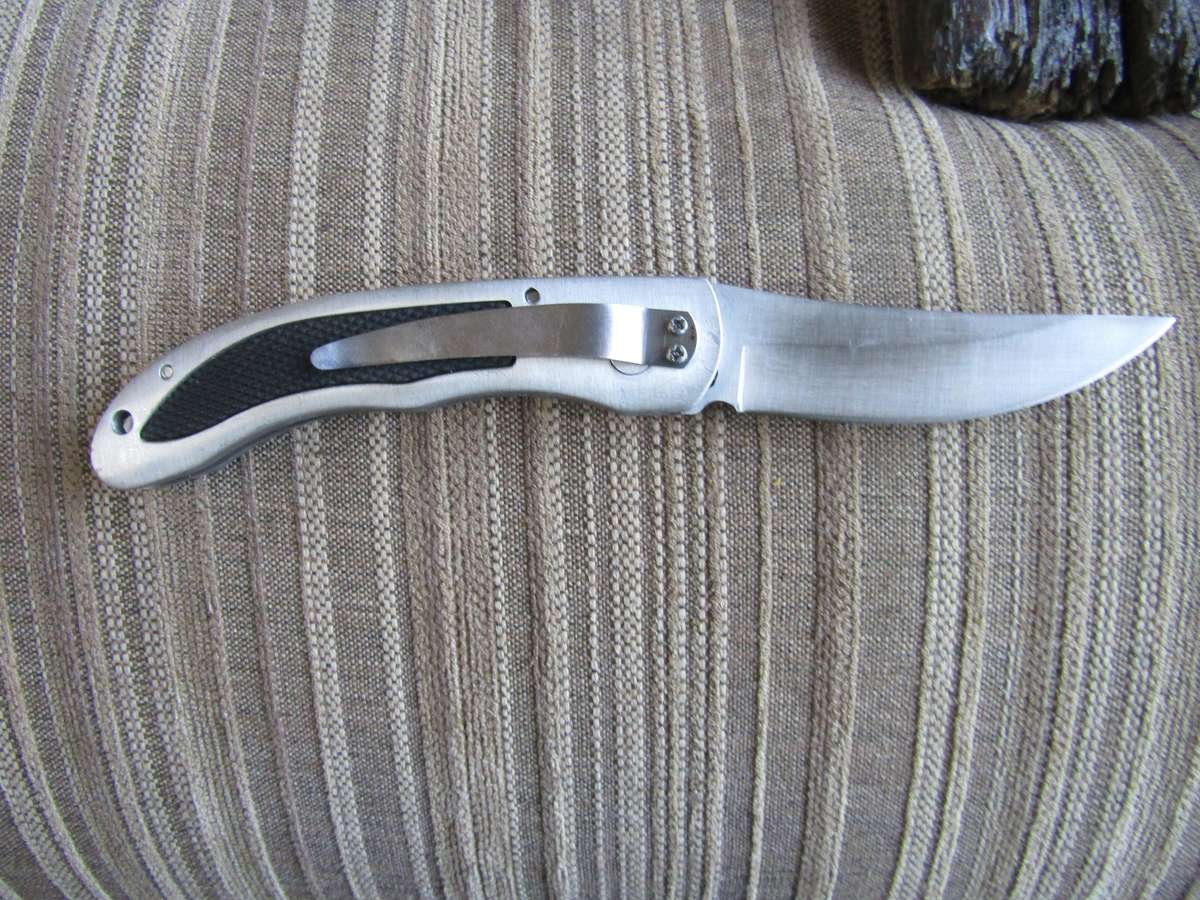 Stainless Steel Spring Knive. Blade 8cm