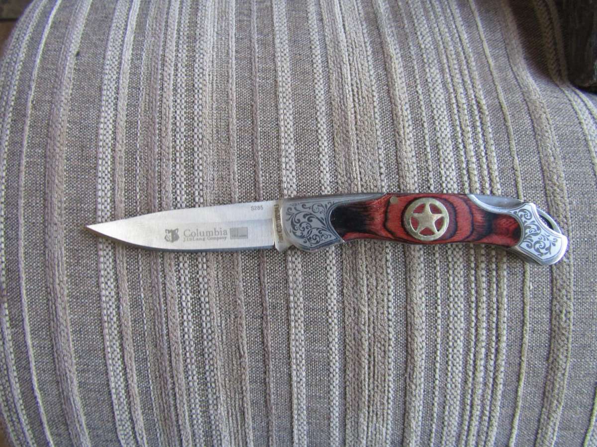 Columbia Folding Pocket Knive.  Blade 10cm