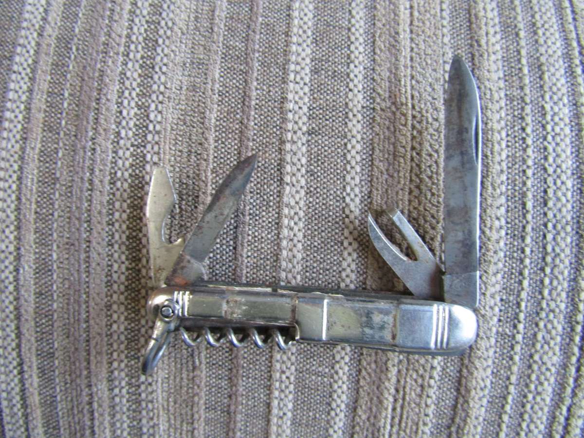 8 Various Stainless Steel Pocket Knives