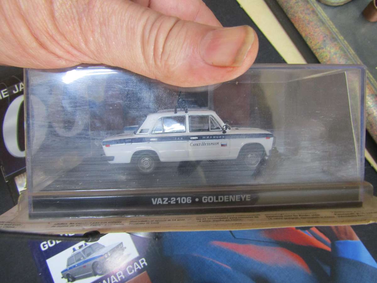 007 Vaz 2106 - Golden Eye - scale 1/43. Sealed. With Book Nr 113