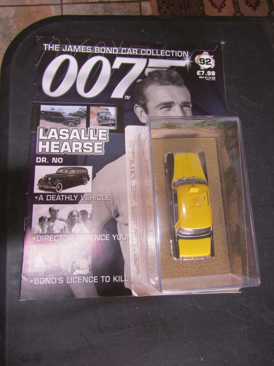 007 Austin A55Cambridge Mark 11 - Dr No - scale 1/43. Sealed. With Book Nr 92