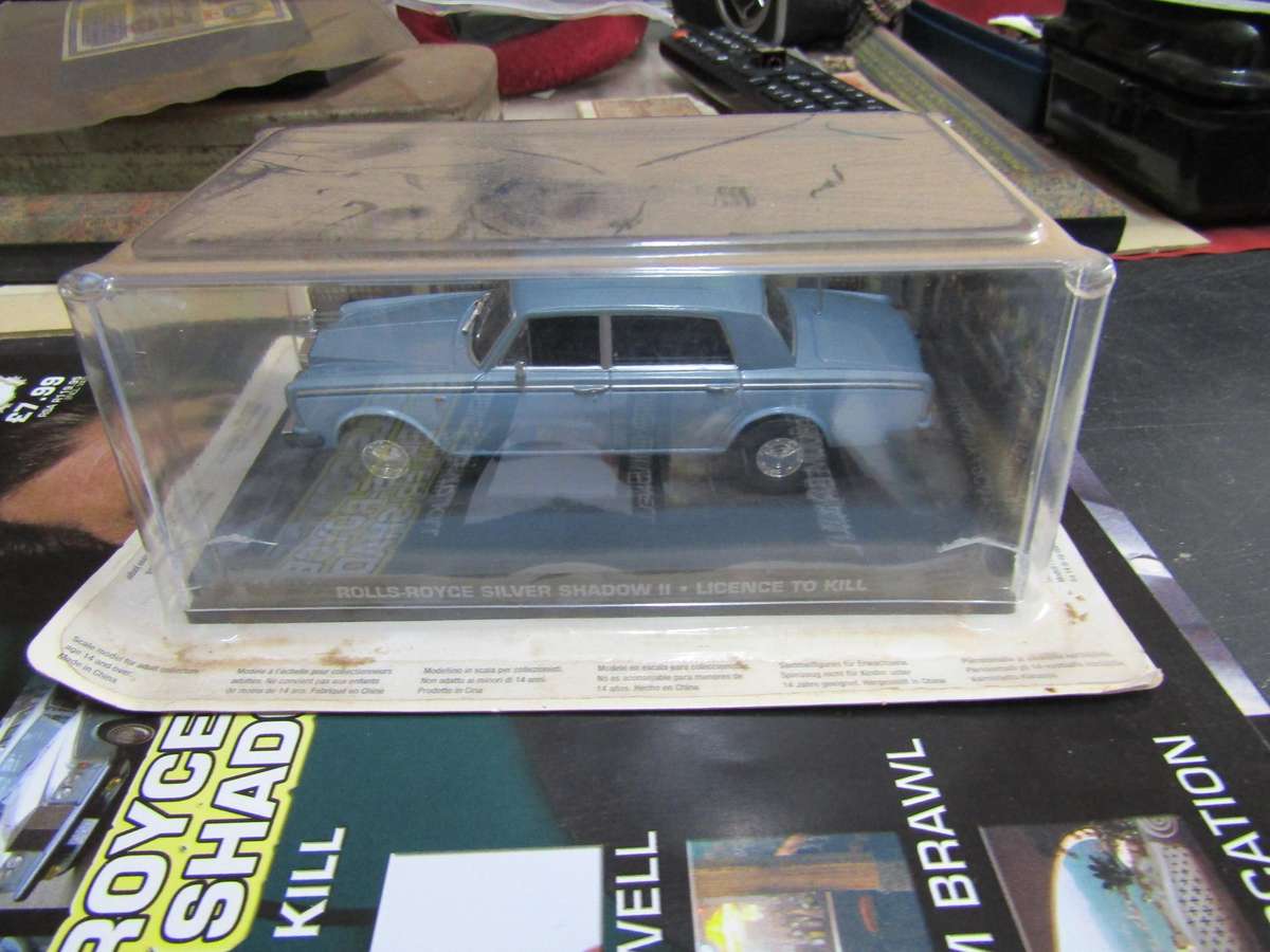 007 Rolls Royce Silver Shadow 11 - Licence to Kill - scale 1/43. Sealed. With Book Nr 107