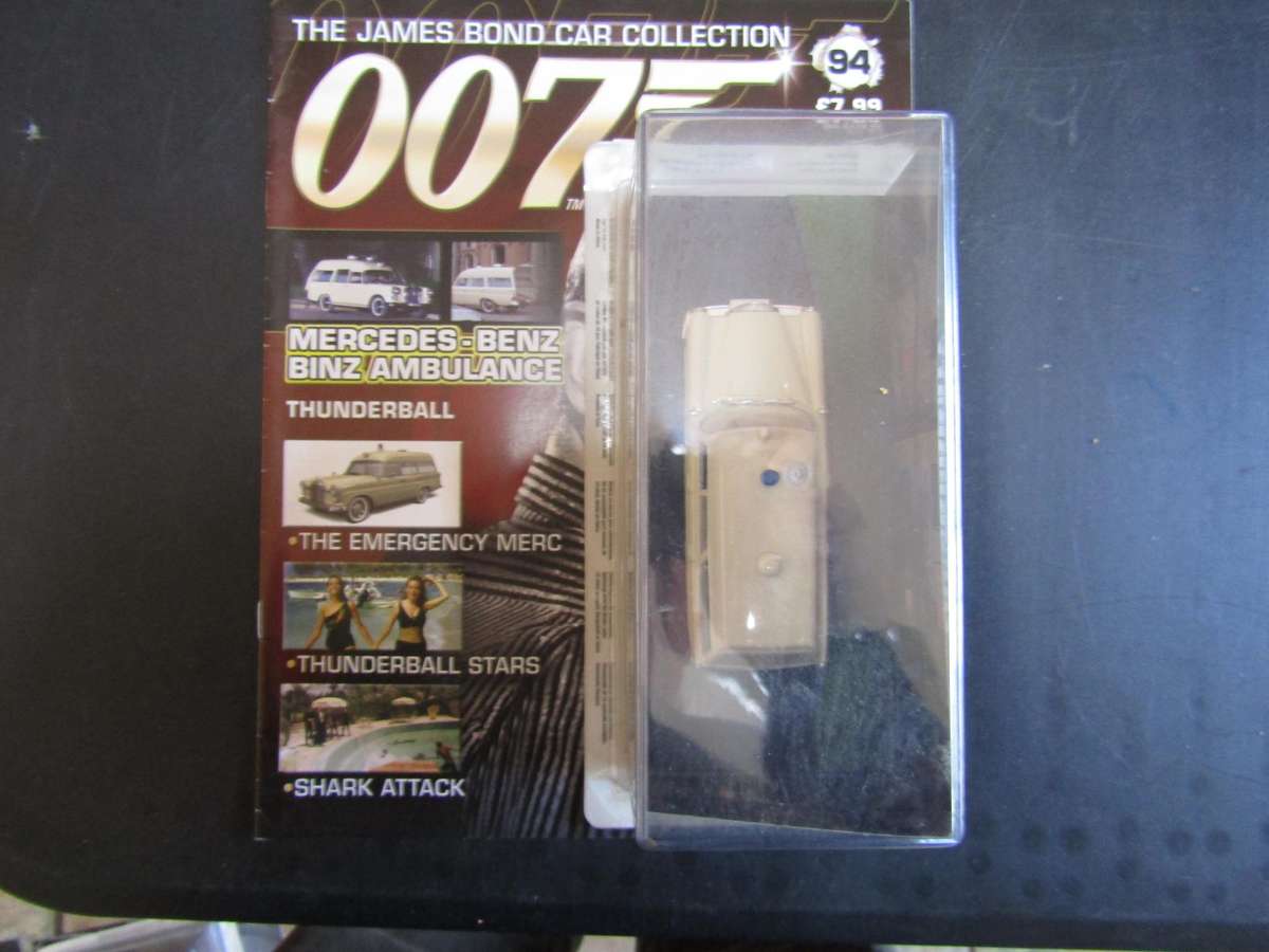 007 Mercedes Benz Binz Ambulance   - Thunderball - scale 1/43. Sealed. With Book Nr 94