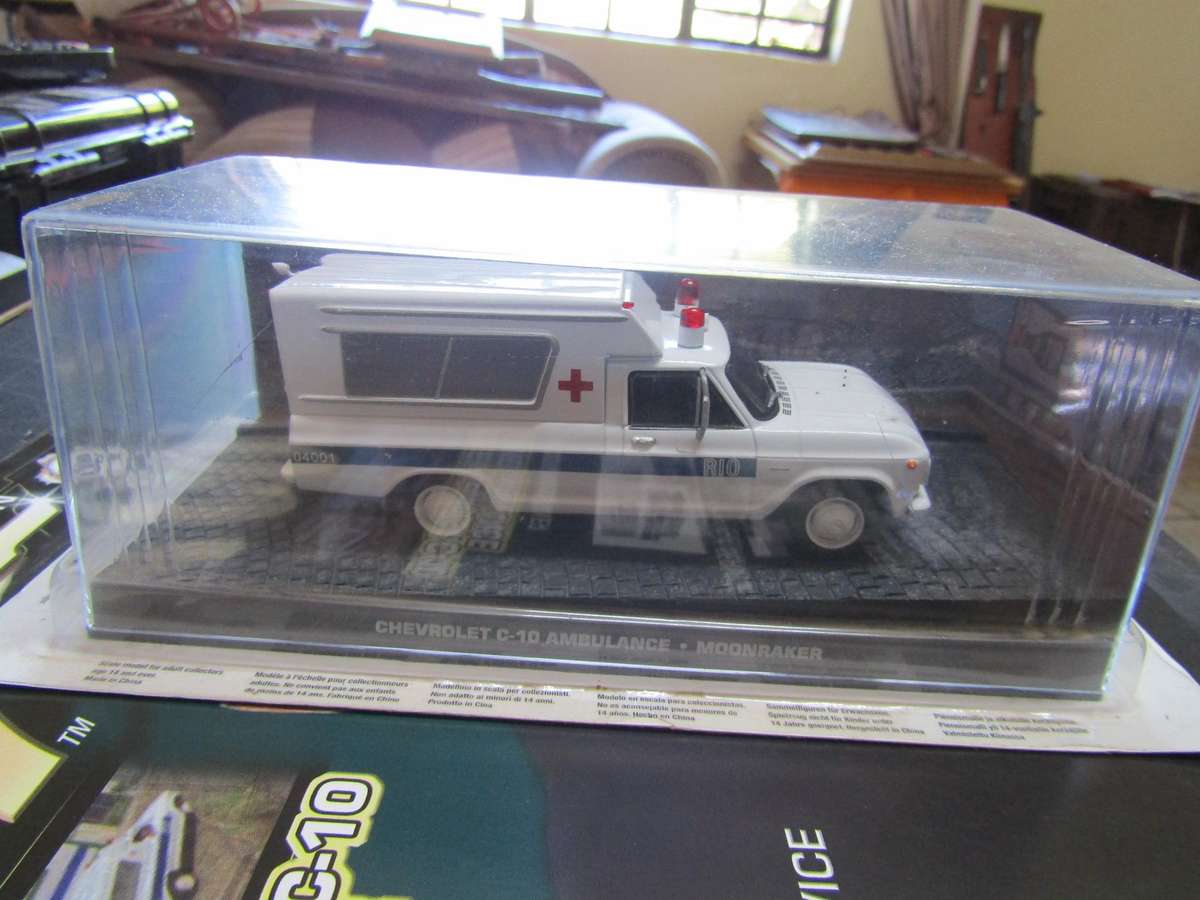 007 Chevrolet C-10 Ambulance  - Moonraker - scale 1/43. Sealed. with Book Nr 96