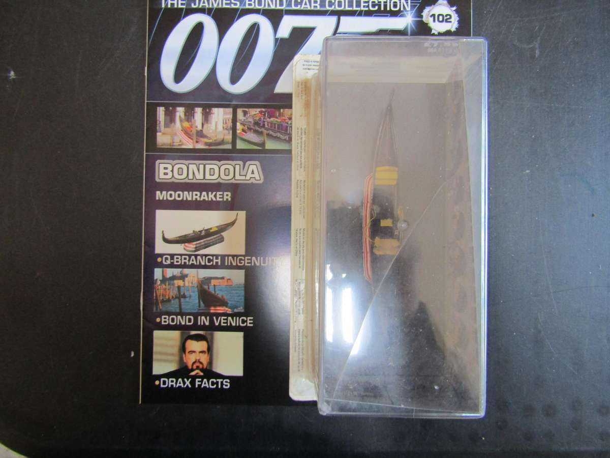 007 Bondola  - Moonraker - scale 1/43. Sealed. with Book Nr 102