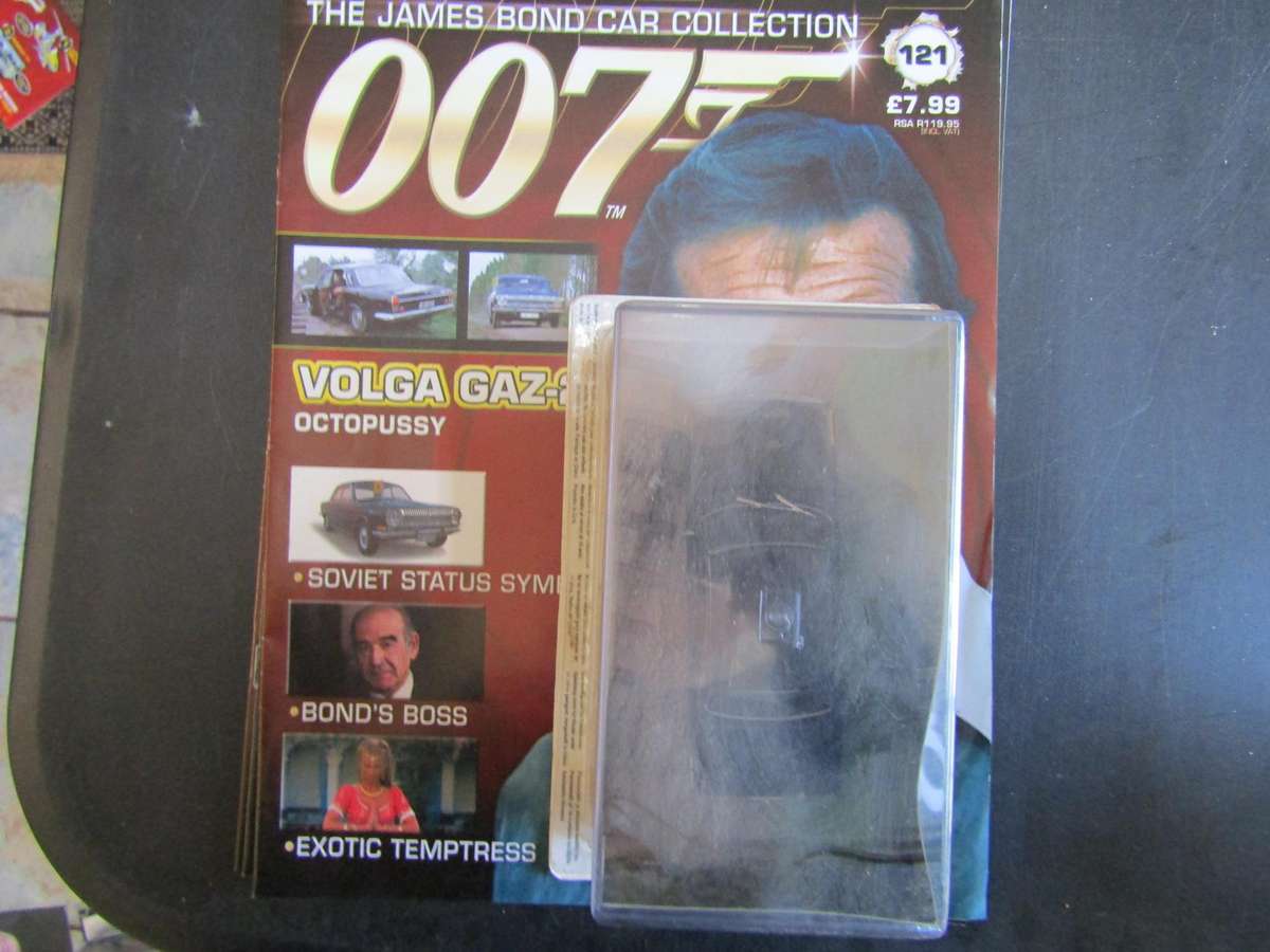 007 Volga Gaz-24 - Octopussy - scale 1/43. Sealed. with Book Nr 121