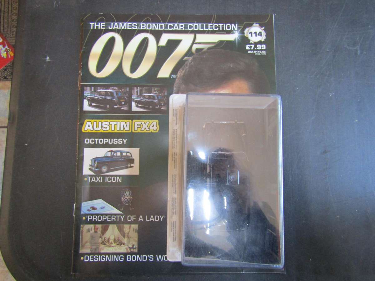 007 Austin FX4 - Octopussy - scale 1/43. Sealed. with Book Nr 114