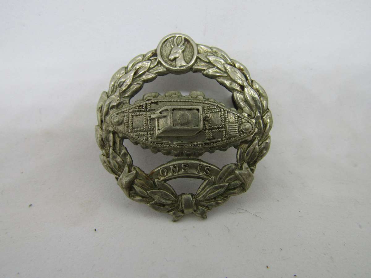 SADF South African Tank Corps WW2 cap badge 3,5 cm across
