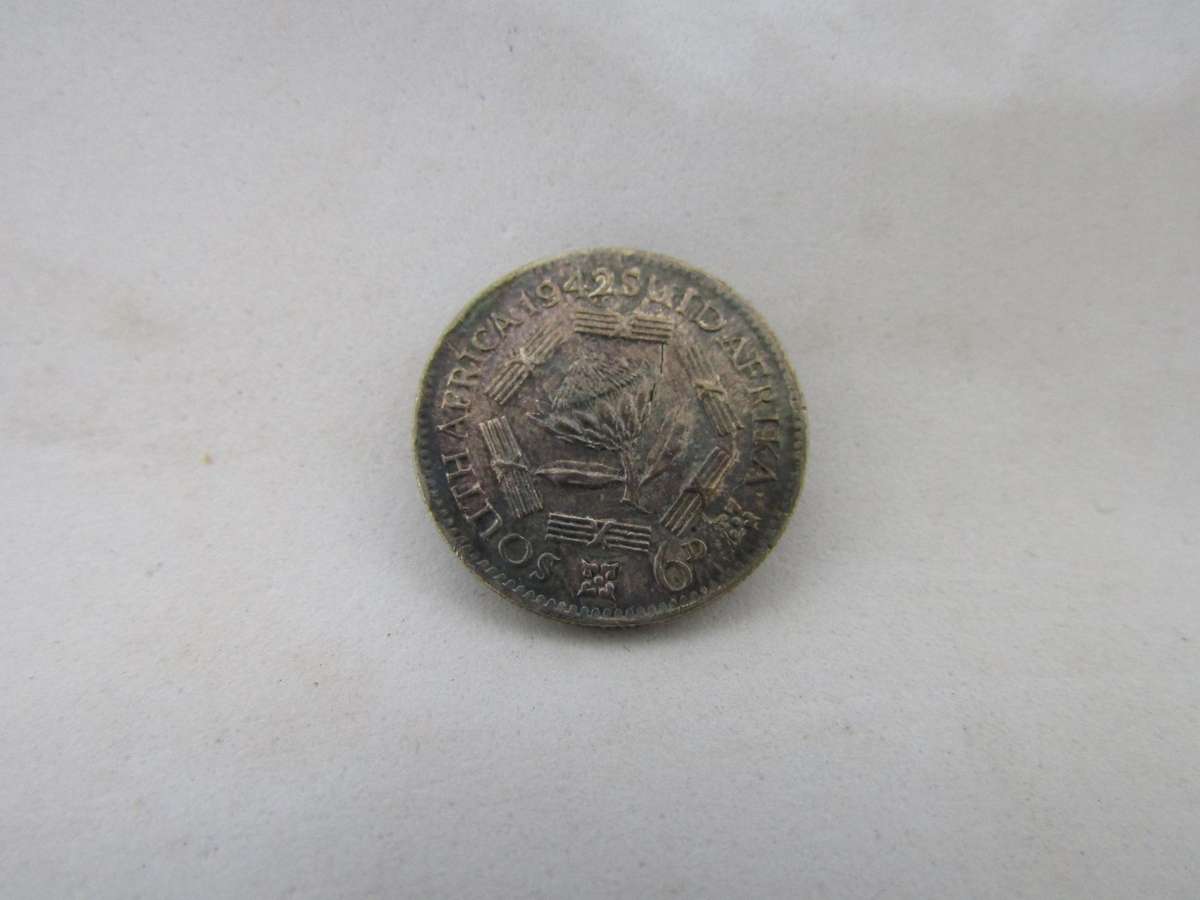 Key Date 1960 South African Tickey. Mintage 21 364 (UNC)