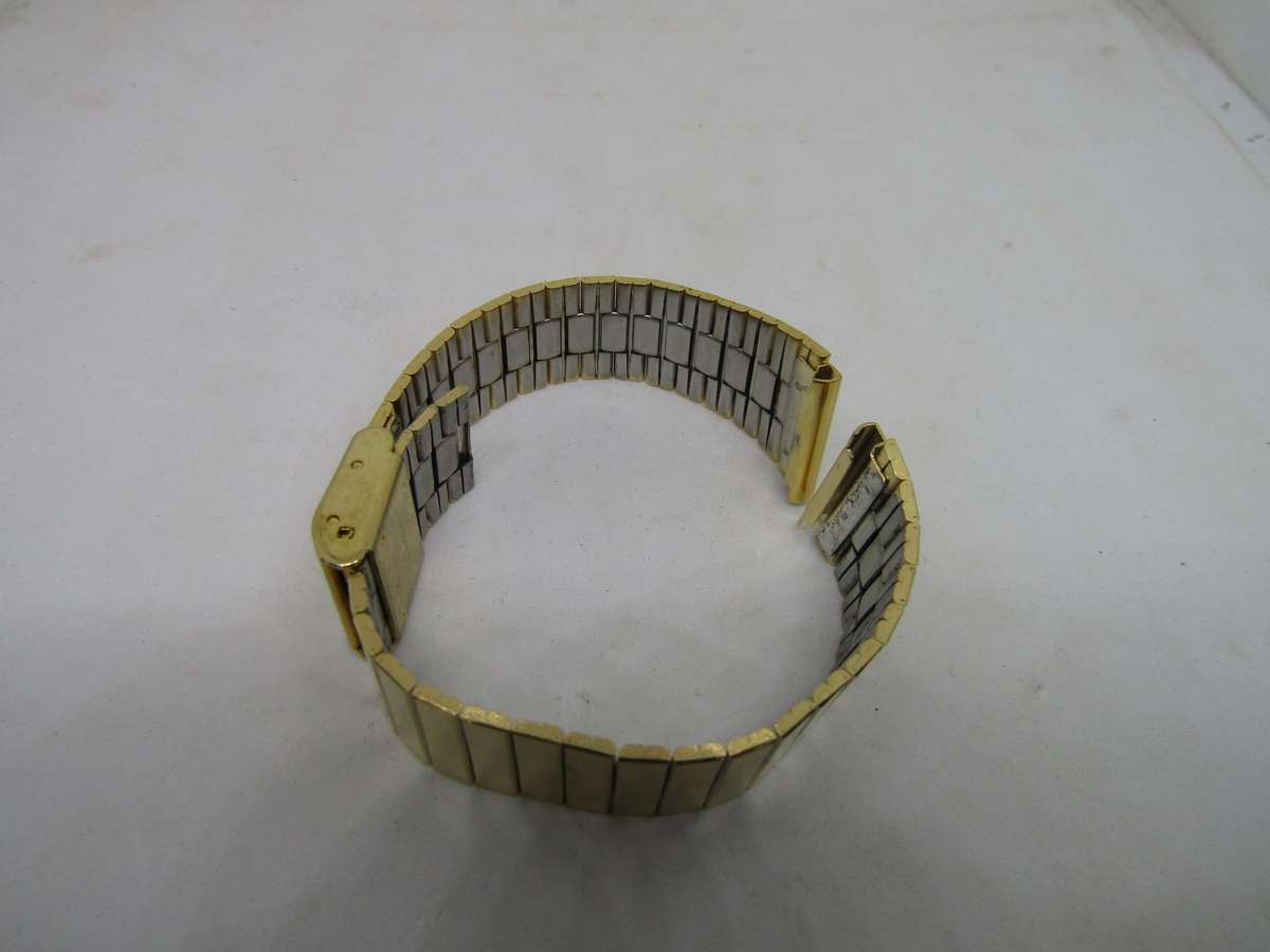 New Old Stock Gold Plated Men's watch Bracelet 1.5cm across. 2cm at pin