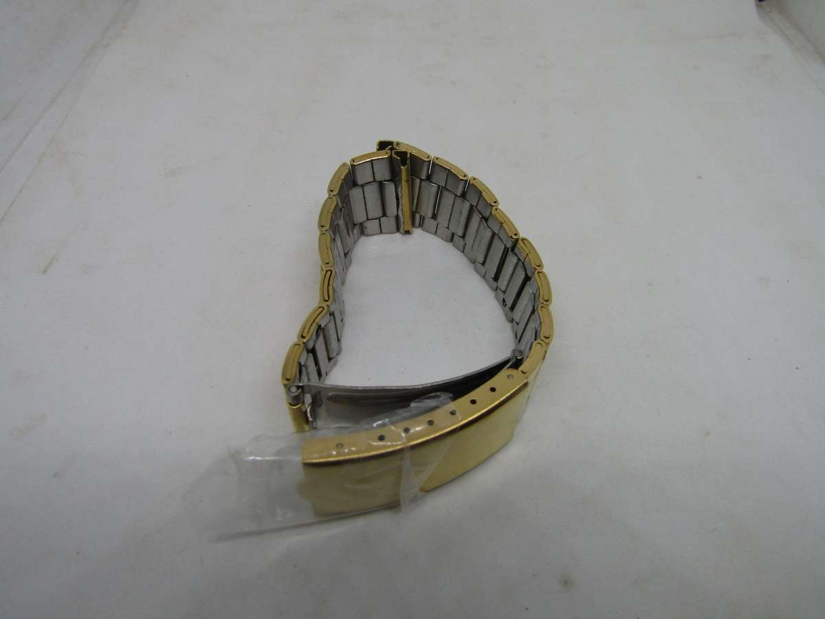 New Old Stock Gold Plated Men's watch Bracelet 1.5cm across. 2cm at pin (B)