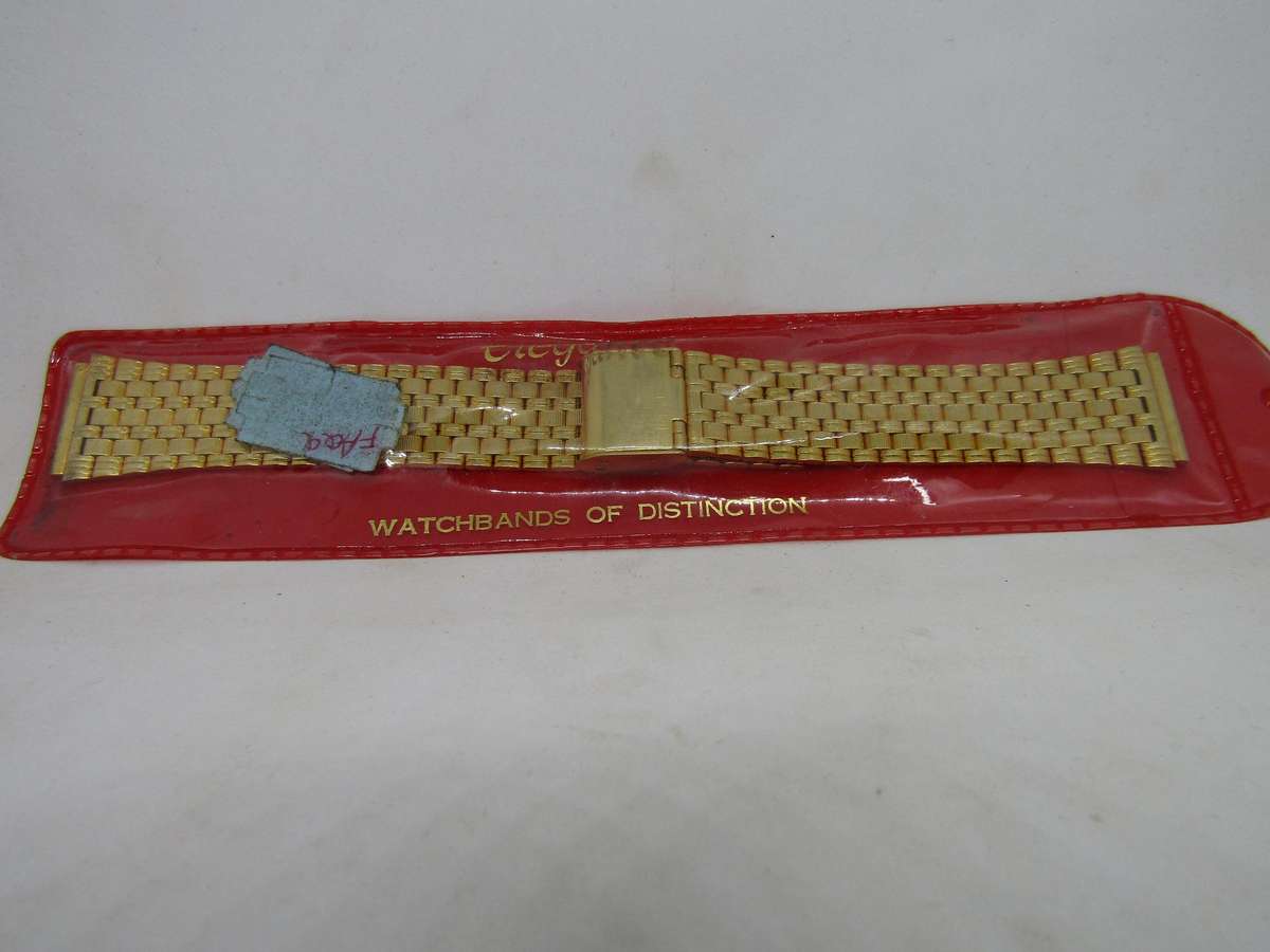 New Old Stock Eleganto Men's watch Bracelet 1.5cm across. 2cm at pin