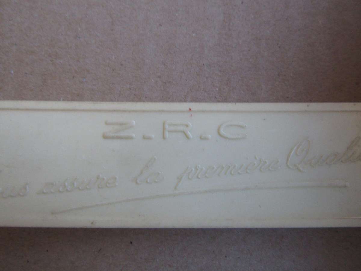 ZRC  New Old Stock Men's watch Bracelet 1.5cm across. 2.5 cm at pin (BAG B)