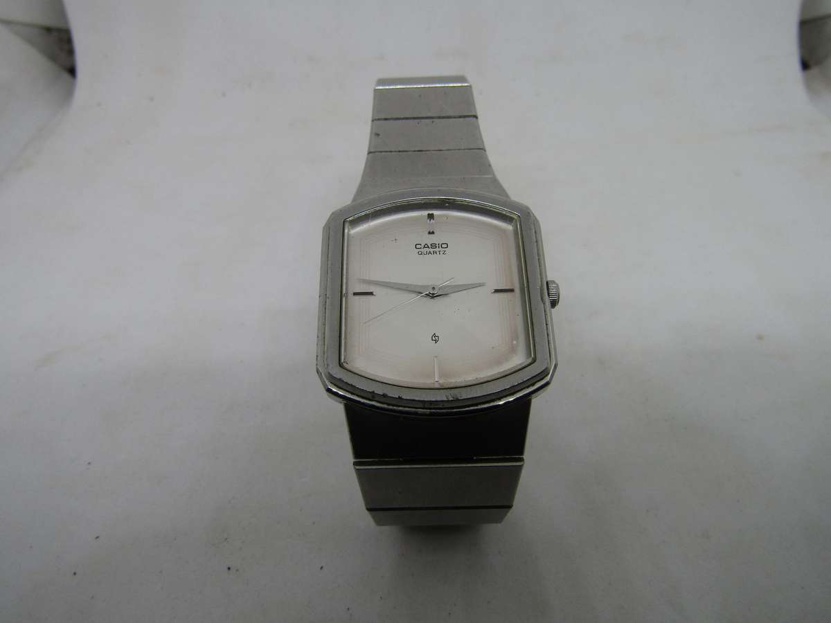 1985 Casio Men's MQ- 3002 3cm diameter. 50% working and then stops