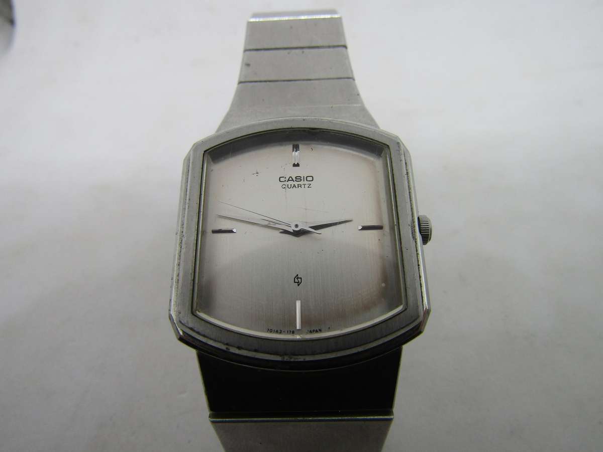 1985 Casio Men's MQ- 3002 3cm diameter. 50% working and then stops