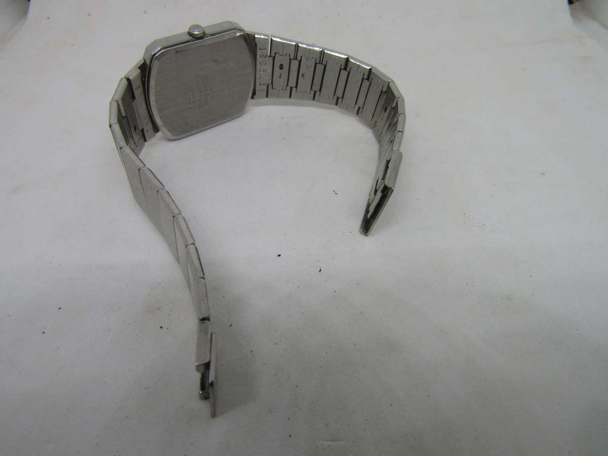 1985 Casio Men's MQ- 3002 3cm diameter. 50% working and then stops