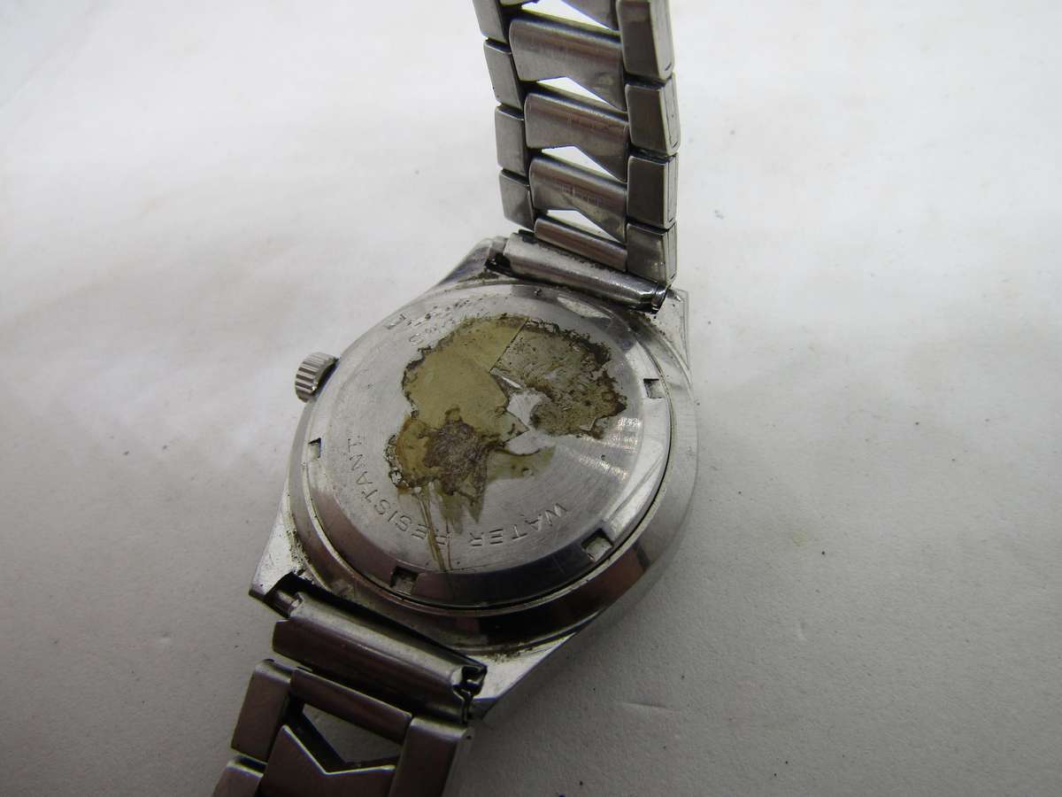 Natron  Men's Wrist watch. For Spares and restoration works but stops. Selotape on back