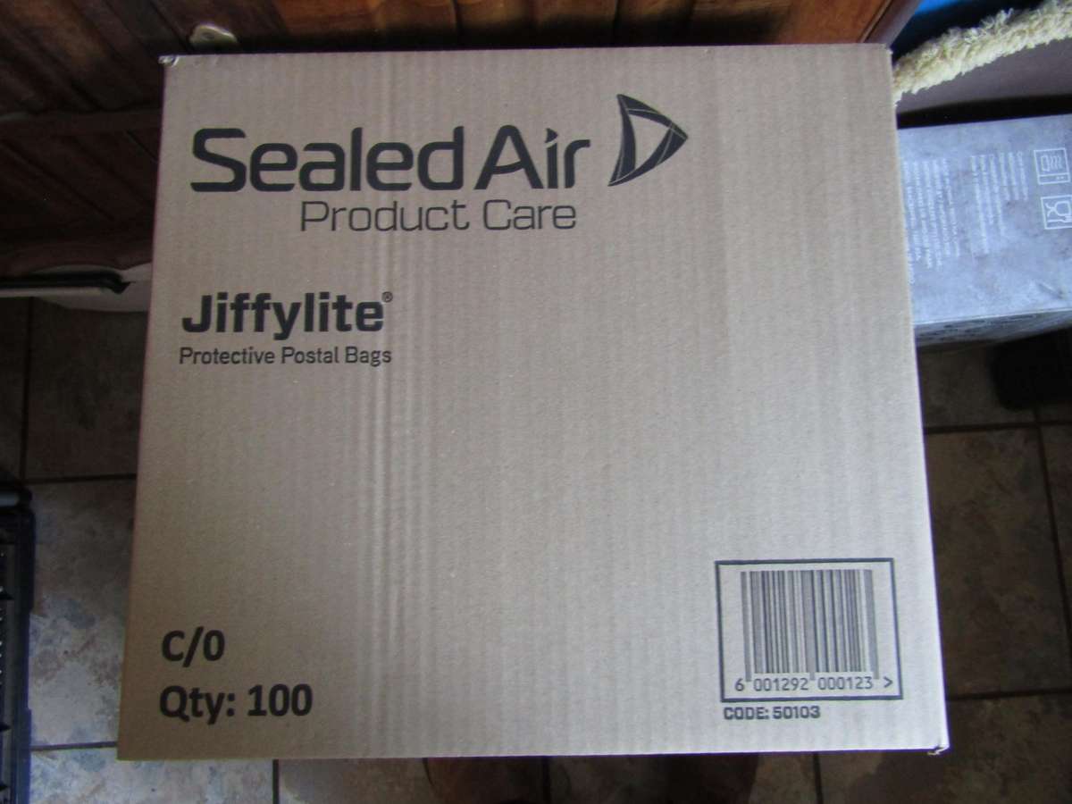Jiffy Light Box of 50 Padded envelopes. Buy full box Size 300x440mm J6 Bid per Box