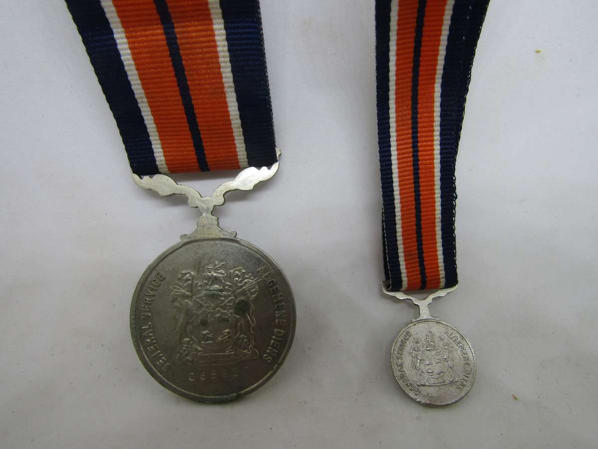 SADF General Service Medal with Miniature Full Size (O)