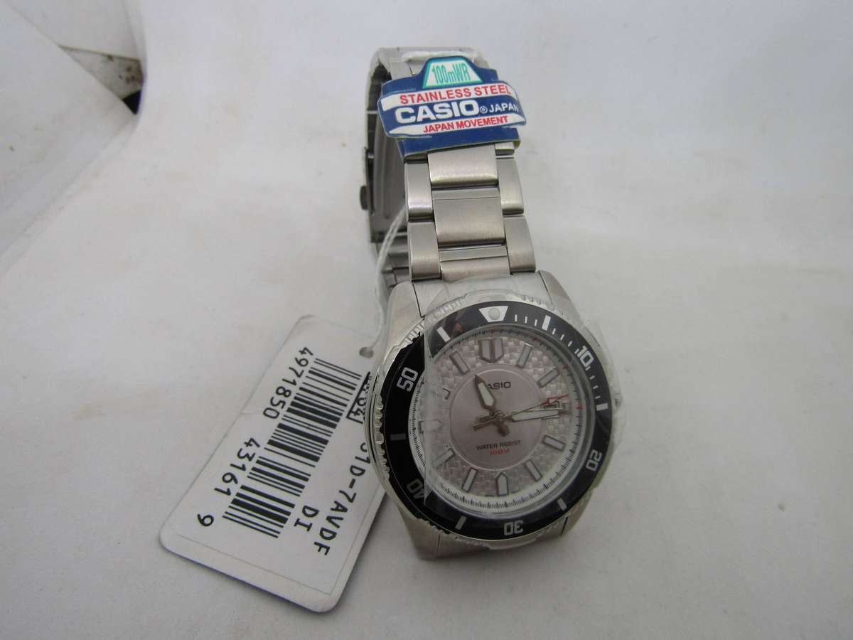 Brand New Casio 2784 Men's Wrist Watch . Working 100%