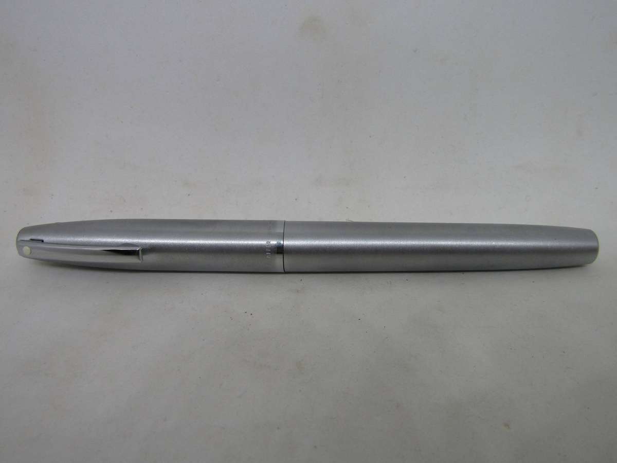 1970 Sheaffer 444 Medium Fountain Pen Brushed Silver