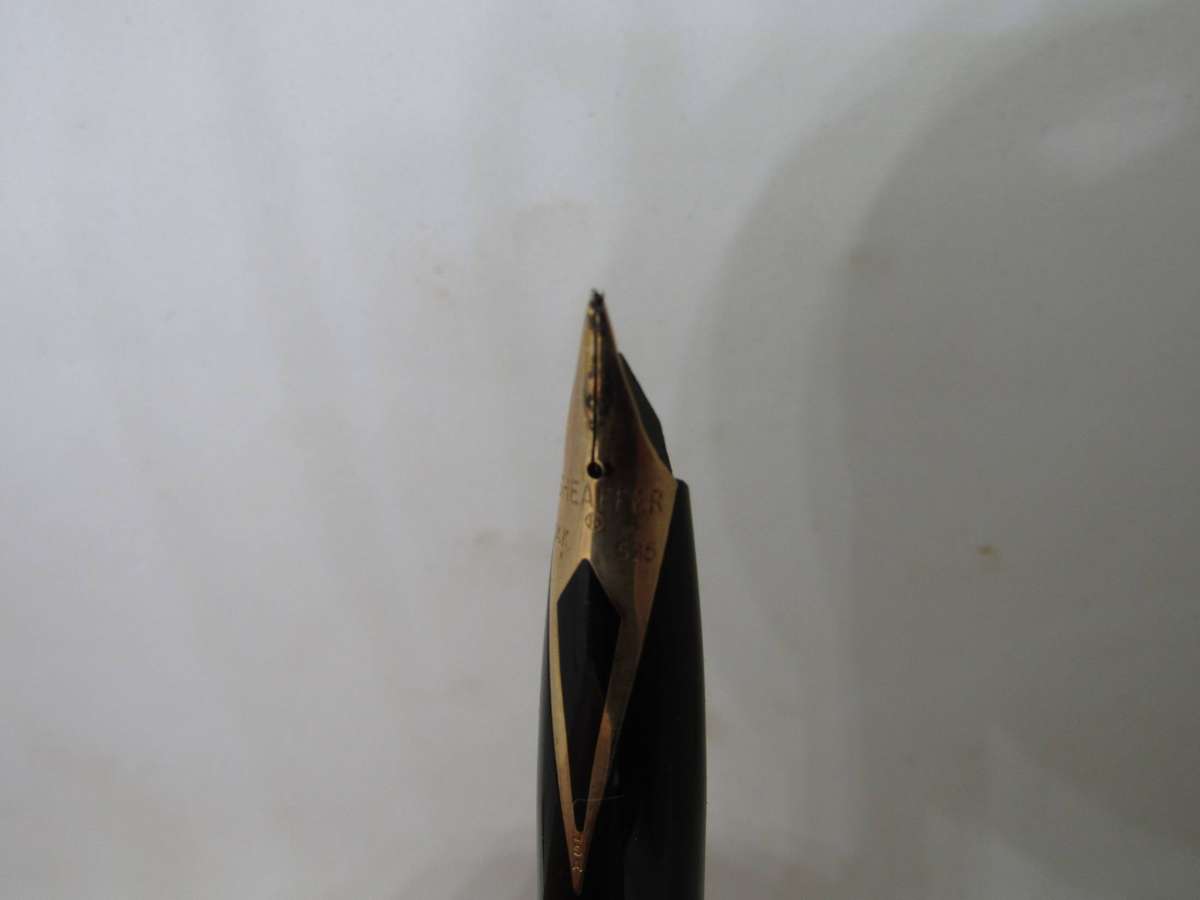 1970 Sheaffer 14K Gold Nib Medium Fountain Pen Brushed Silver