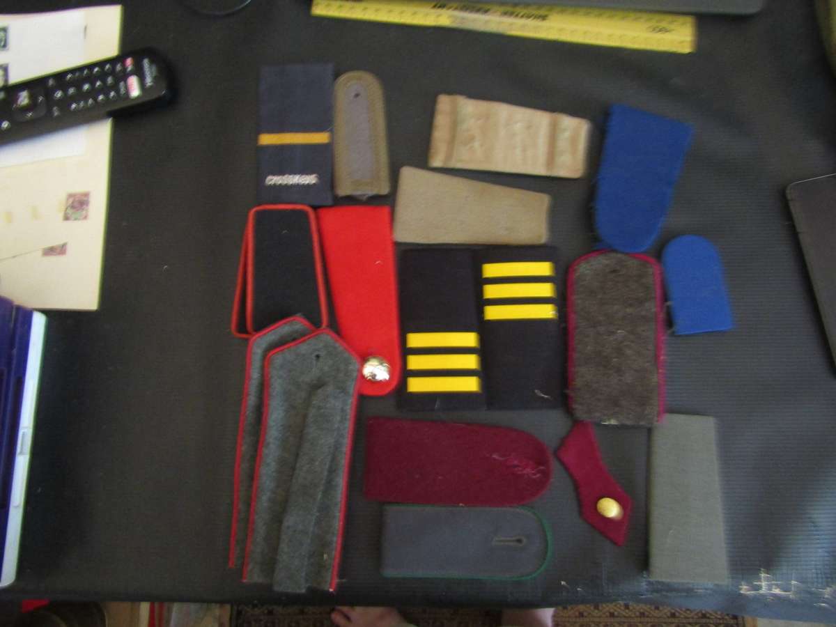 Various SADF and World Shoulder Ranks. All for 1 winning Bid