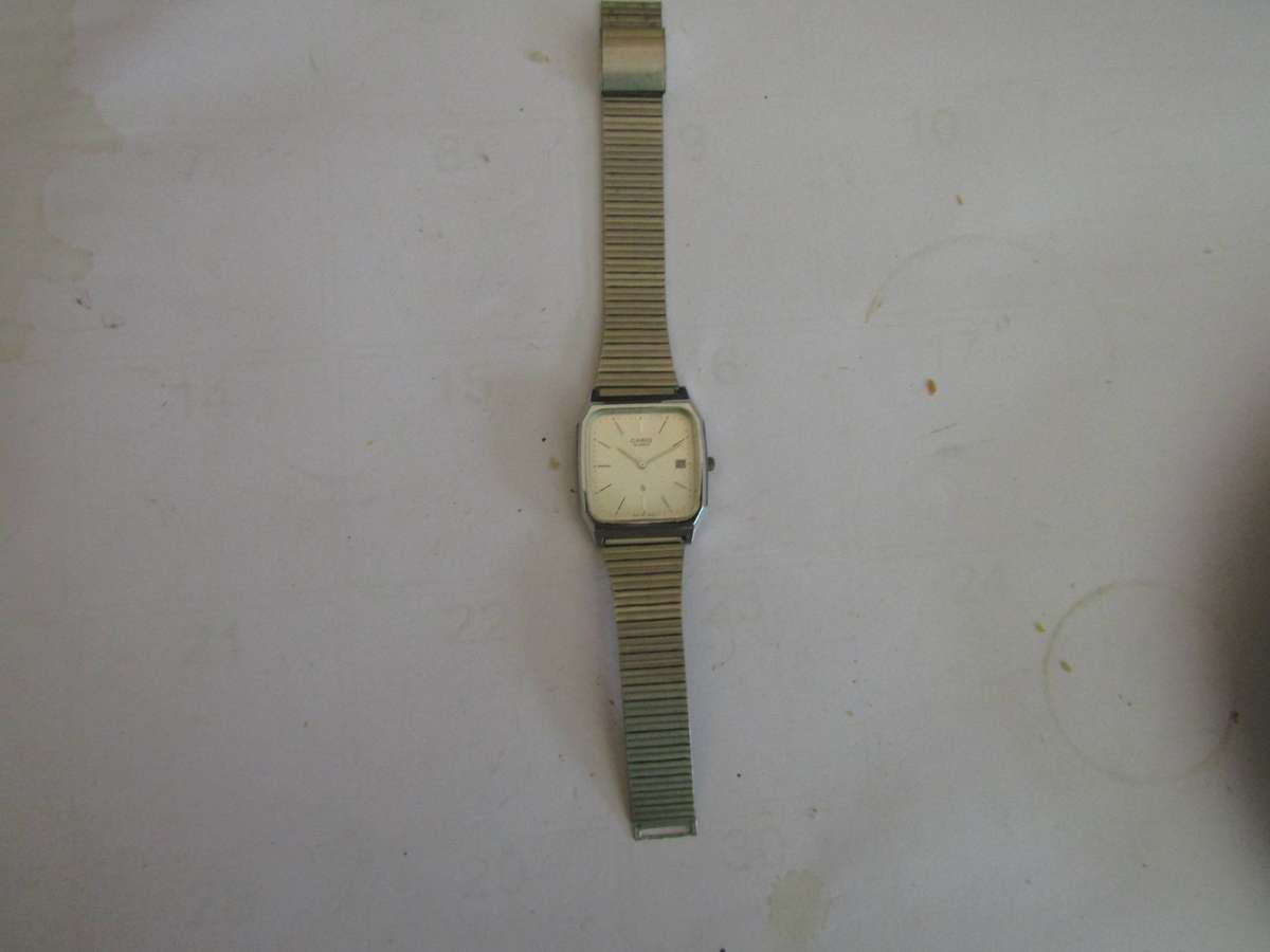 Casio Quartz 701A3-226Men's Wrist Watch. Not tested so take as Spares or Restoration