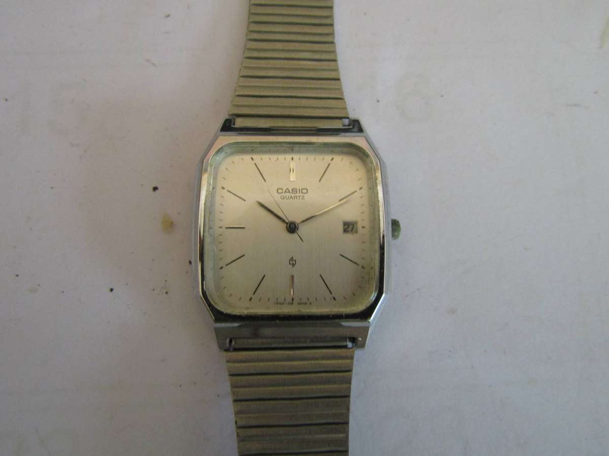 Casio Quartz 701A3-226Men's Wrist Watch. Not tested so take as Spares or Restoration