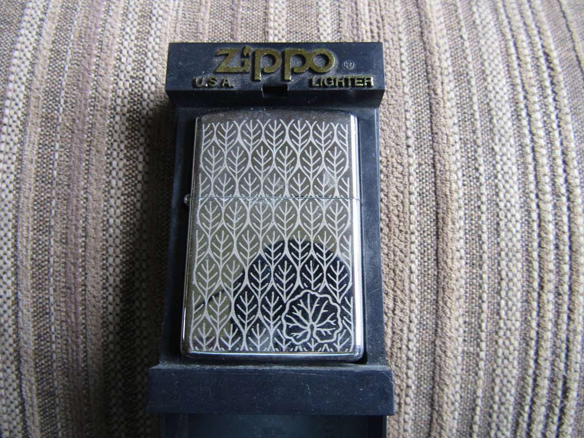 Zippo Regular Brush Finnish Men's Flip Lighter In Original Box