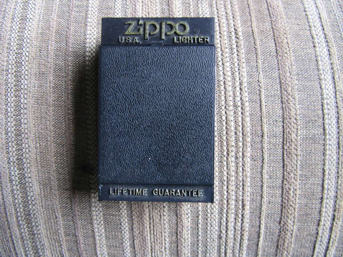 Zippo Regular Brush Finnish Men's Flip Lighter In Original Box. London Bridge