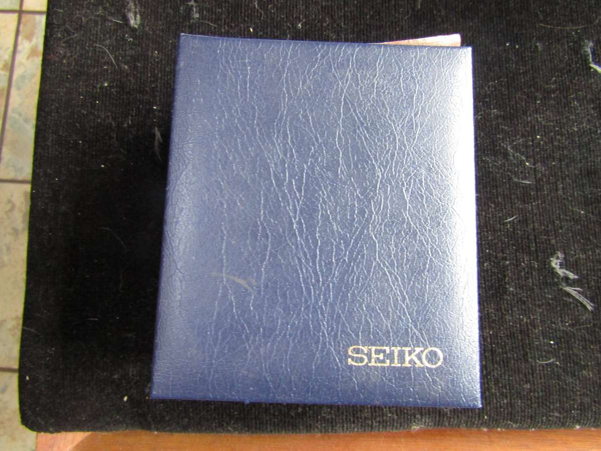 Seiko Automatic 8070S movement Date Men's wristwatch. Keeps Perfect Time