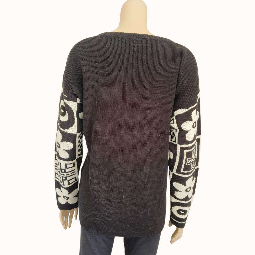 Black and White Jersey size 10