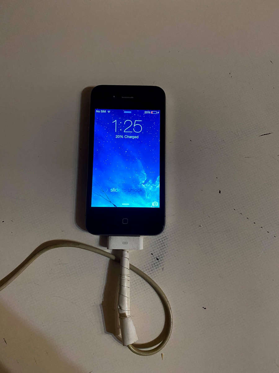 Apple iphone 16GB Black